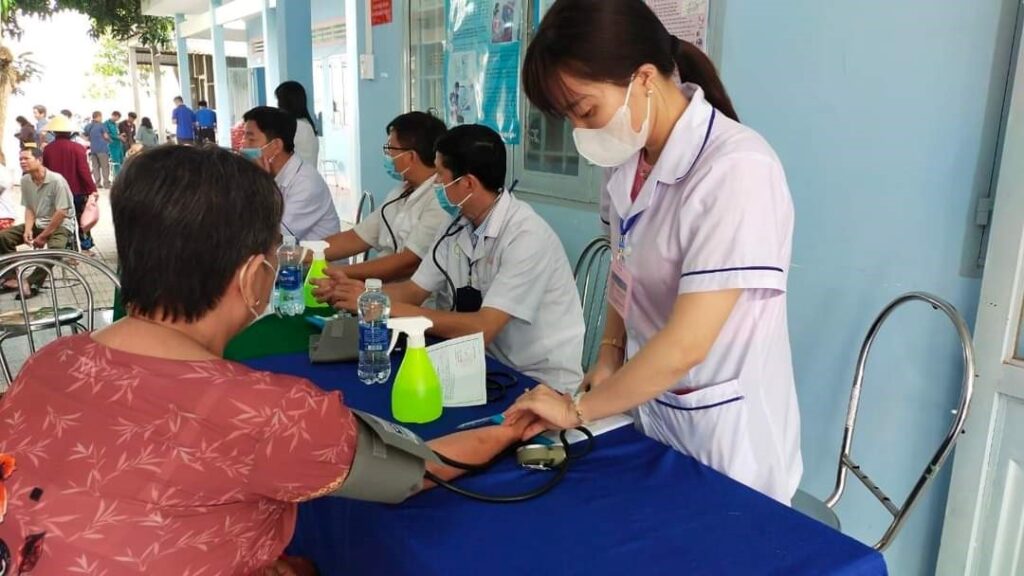 kiểm tra sinh hiệu